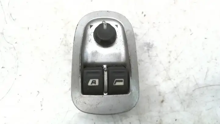 Peugeot 206 (1998 - 2012) Кнопка стеклоподъемников — фото 1