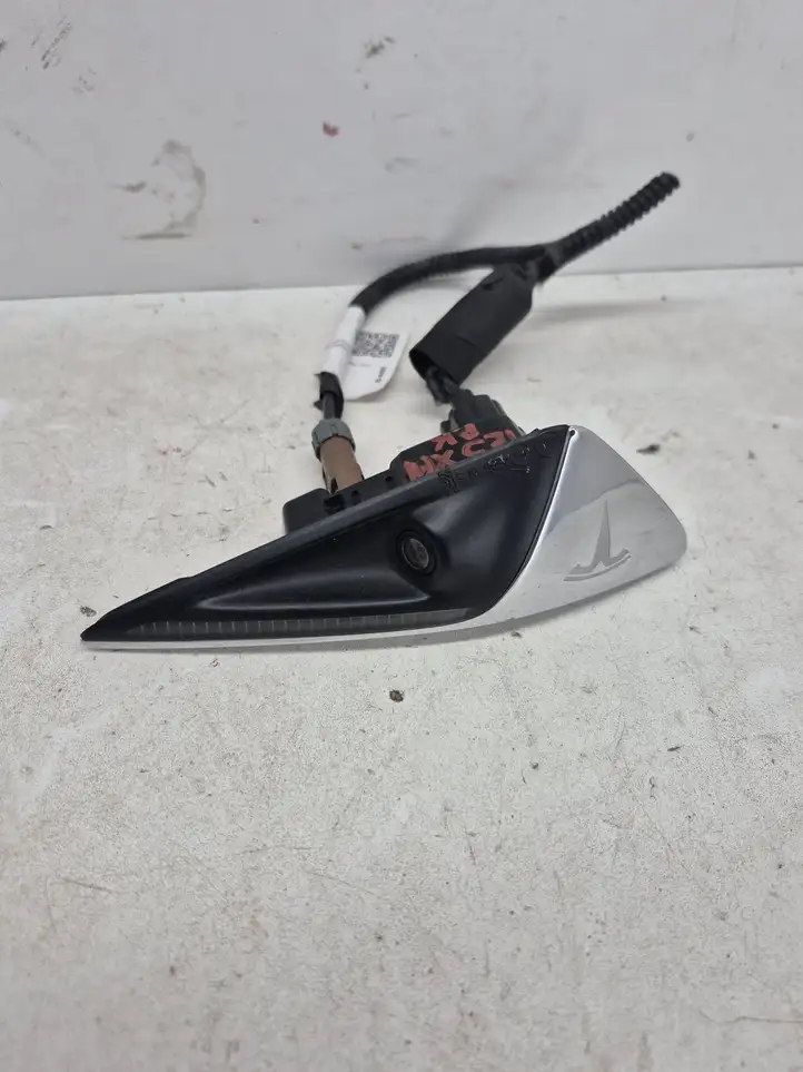 Tesla Model X (2015 - 2021) 103434420B Боковая камера в крыле — фото 1