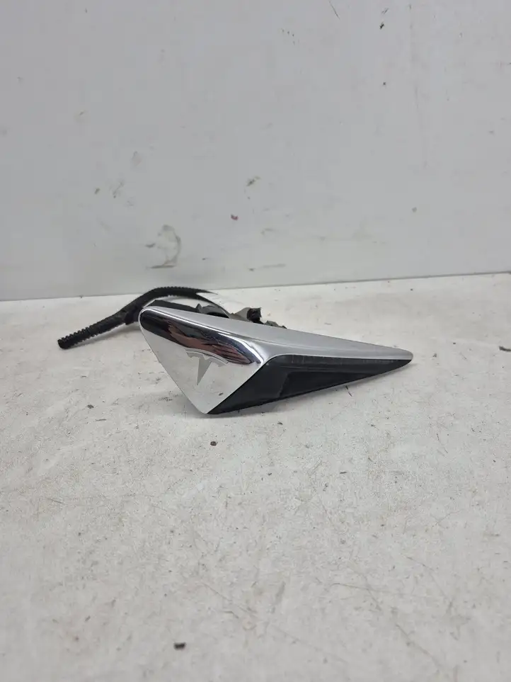 Tesla Model X (2015 - 2021) 103434420B Боковая камера в крыле — фото 2
