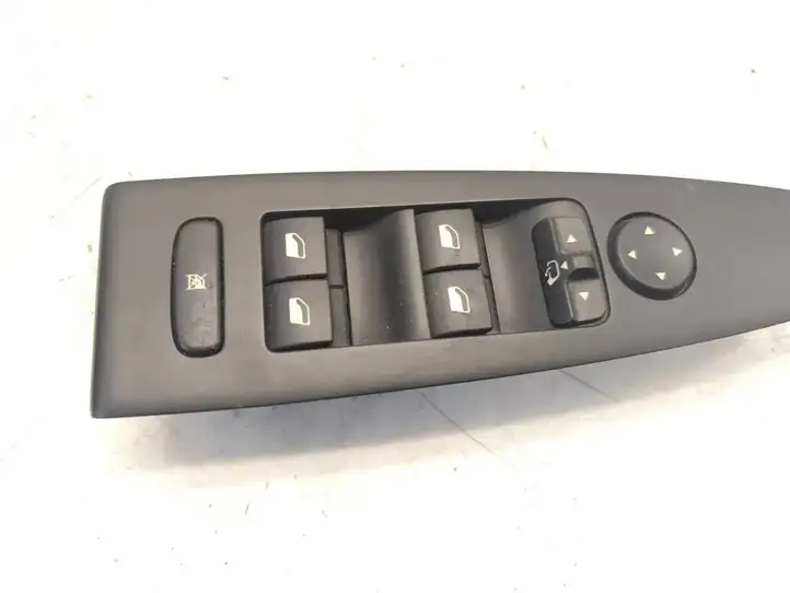 Citroen C6 (2005 - 2012) 96519384ZD Кнопка стеклоподъемников — фото 2