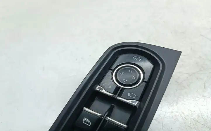 Porsche Cayenne (92A) (2011 - 2017) 7P5857858A Кнопка стеклоподъемников — фото 4