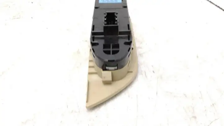 BMW X1 E84 (2009 - 2015) 9216046 Кнопка стеклоподъемников — фото 3