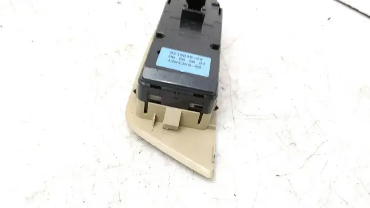 BMW X1 E84 (2009 - 2015) 9216046 Кнопка стеклоподъемников — фото 4
