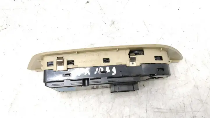 BMW X1 E84 (2009 - 2015) 9216046 Кнопка стеклоподъемников — фото 6