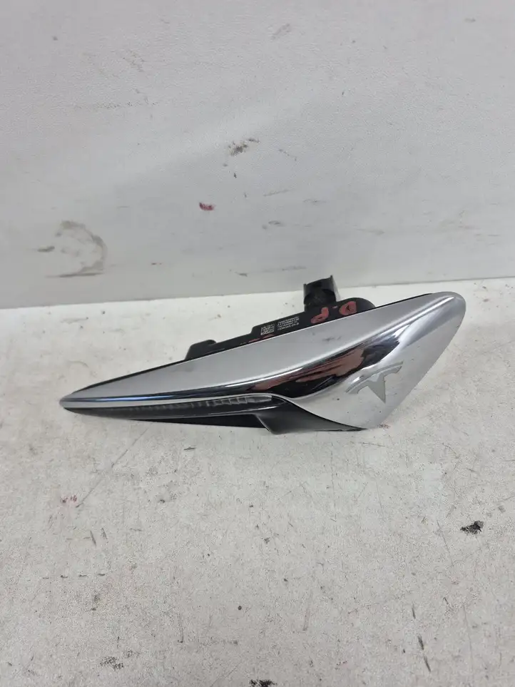 Tesla Model X (2015 - 2021) 103434520B Боковая камера в крыле — фото 6