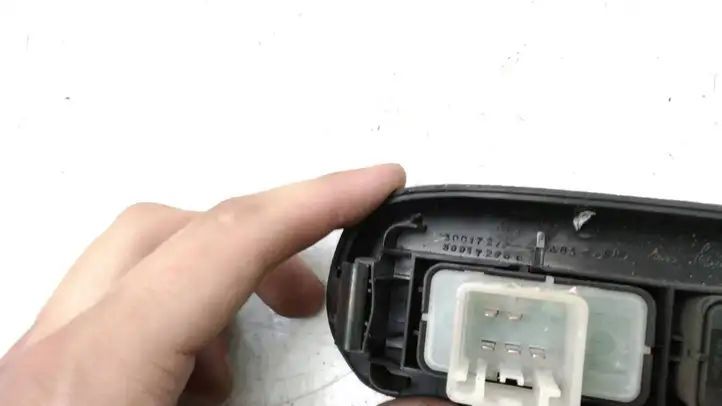 Ford Maverick (2004 - 2007) 300172 Кнопка стеклоподъемников — фото 2