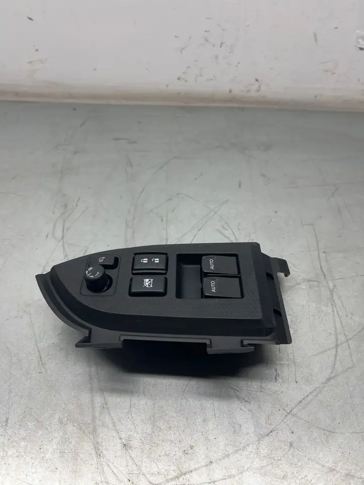 Subaru BRZ (2012 - 2016) 83071CA011 Кнопка стеклоподъемников — фото 2