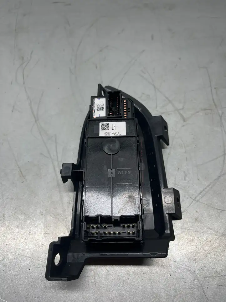 Subaru BRZ (2012 - 2016) 83071CA011 Кнопка стеклоподъемников — фото 5