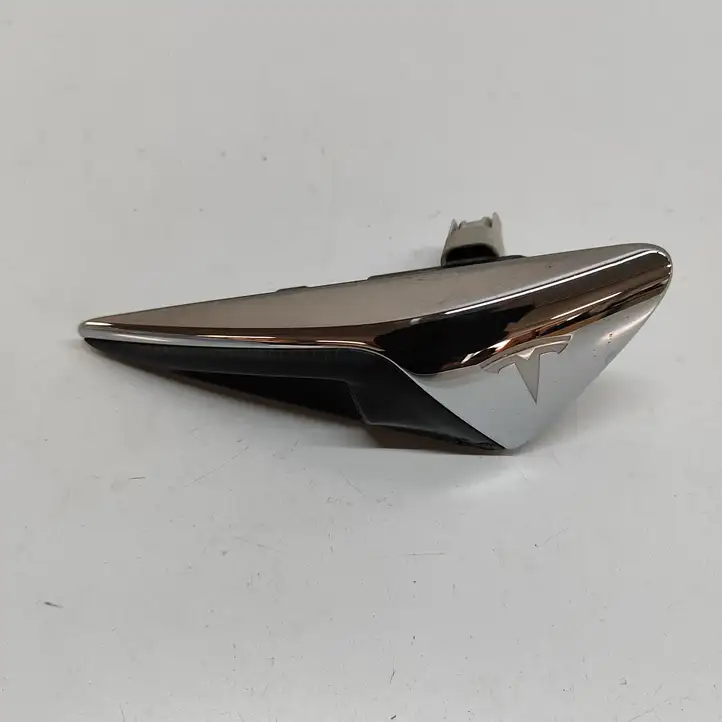 Tesla Model S (2016 - 2021) 112510700B Боковая камера в крыле — фото 1