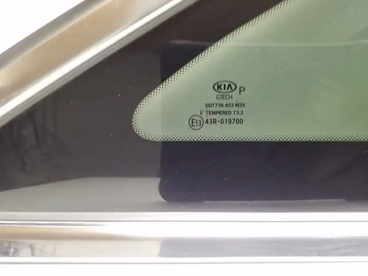Kia Ceed (2018 - 2021) Заднее боковое стекло — фото 4