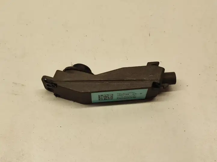 Tesla Model X (2015 - 2021)  1069104SRD Боковая камера в крыле