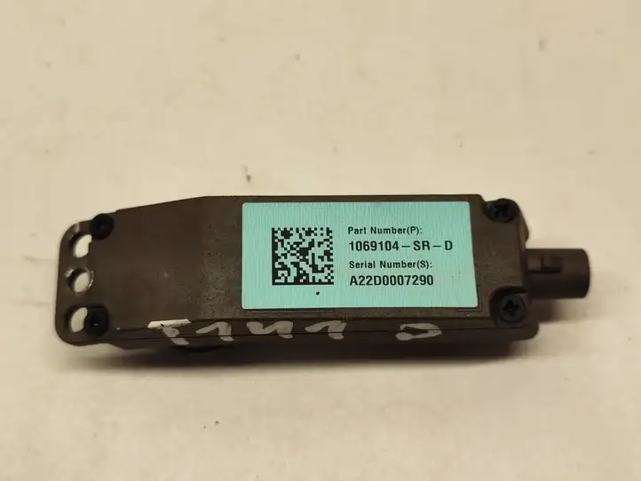 Tesla Model X (2015 - 2021)  1069104SRD Боковая камера в крыле