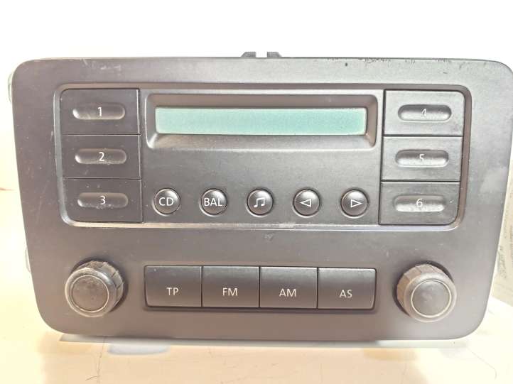 1K0035153B Volkswagen PASSAT B6 Radija/ CD/DVD grotuvas/ navigacija