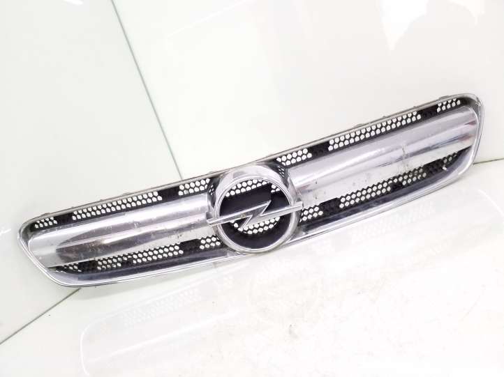Opel Signum (2002 - 2008)  13191537 Передняя решётка