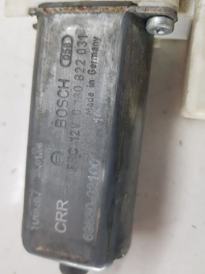Toyota Corolla E120 E130 (2004 - 2007) 6983002100 Стеклоподъемник задней двери — фото 5