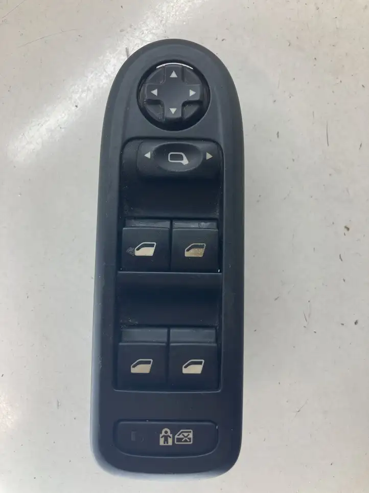 Peugeot 508 (2010 - 2014) 36662118ZD Блок кнопок стеклоподъемников — фото 1