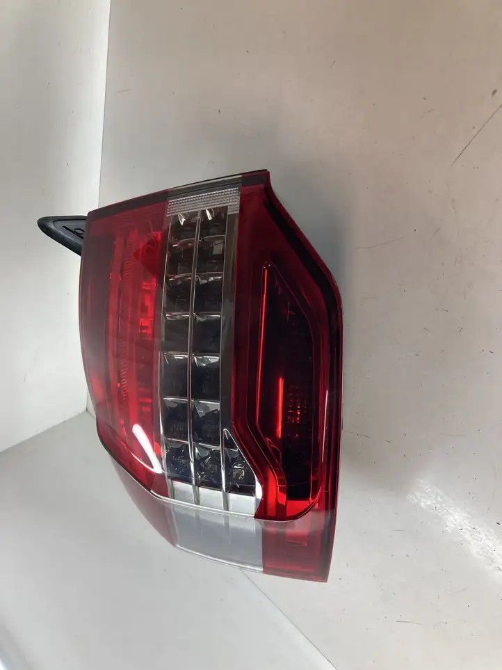 Citroen C5 (2008 - 2017) 9675061580 Задний фонарь в кузове — фото 4