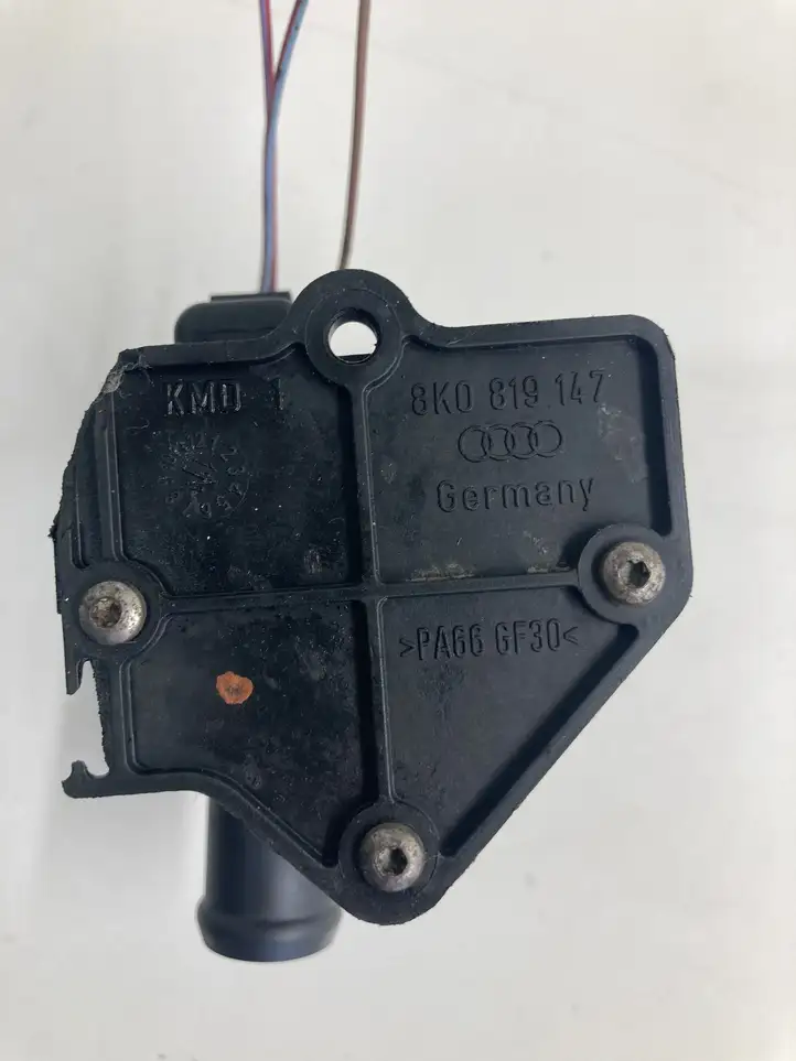Audi A4 S4 B8 8K (2007 - 2011) 8K0965561A Электроциркуляционный насос — фото 2