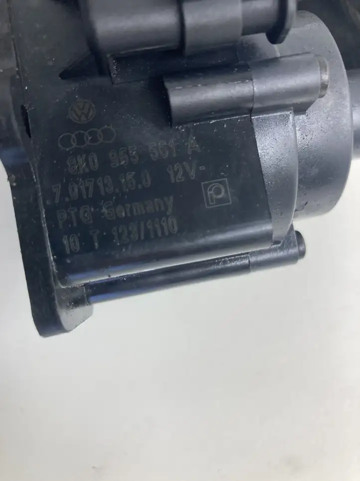 Audi A4 S4 B8 8K (2007 - 2011) 8K0965561A Электроциркуляционный насос — фото 4
