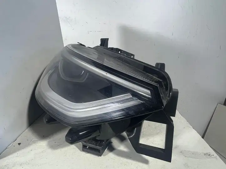 Volkswagen ID.3 (2019 - ) 10B941036A Передняя фара — фото 7