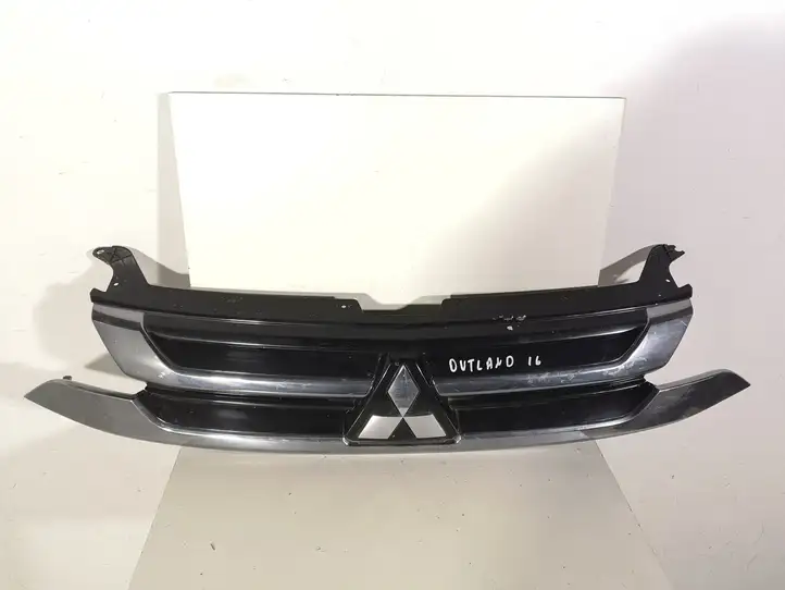 Mitsubishi Outlander (2016 - 2018) 7450A992 Верхняя решетка радиатора — фото 1
