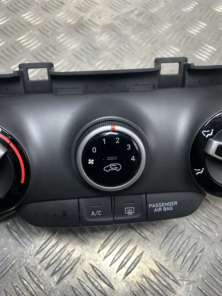 Hyundai Kona I (2017 - 2022) 97250J9XXX Блок управления климат-контролем — фото 3
