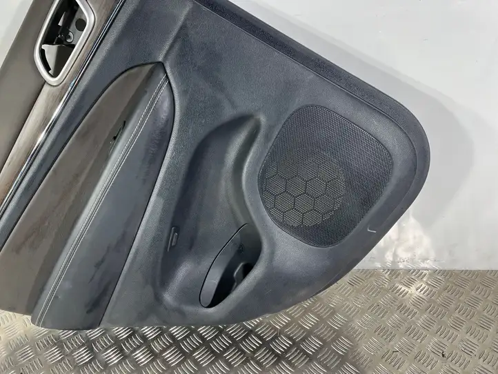 Jeep Grand Cherokee (2010 - 2021) Обшивка задней двери — фото 6