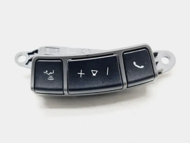 BMW 7 E65 E66 (2001 - 2008) 6911585 Кнопки на рулевом колесе — фото 1