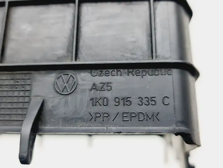 Volkswagen PASSAT B6 (2005 - 2010) 1K0915335C Ящик аккумулятора — фото 3