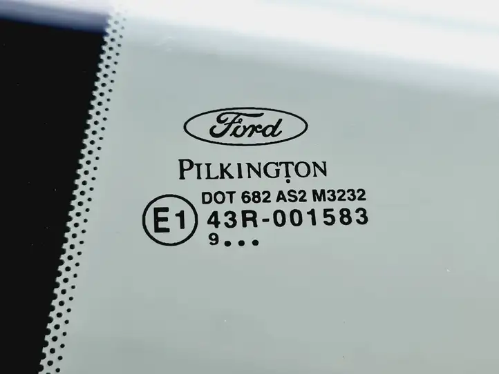 Ford Fusion (2006 - 2012) Форточка двери — фото 3