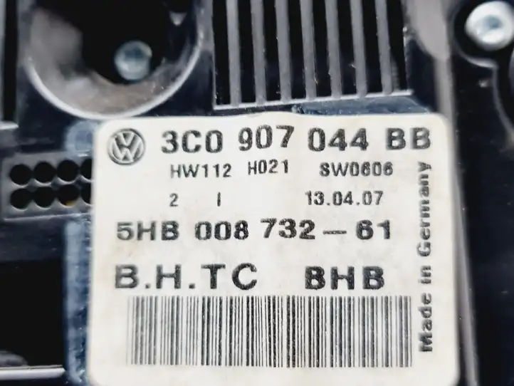 Volkswagen PASSAT B6 (2005 - 2010) 3C0907044BB Блок управления климат-контролем — фото 3