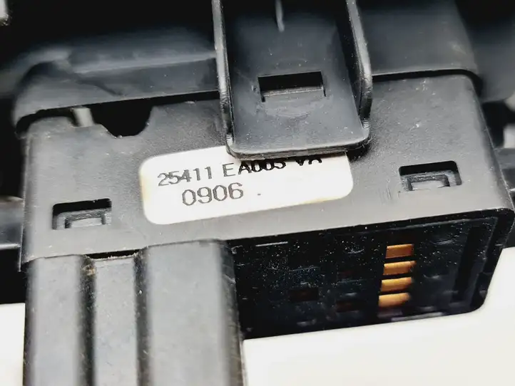 Nissan Note (E11) (2006 - 2014) Блок кнопок стеклоподъемников — фото 4