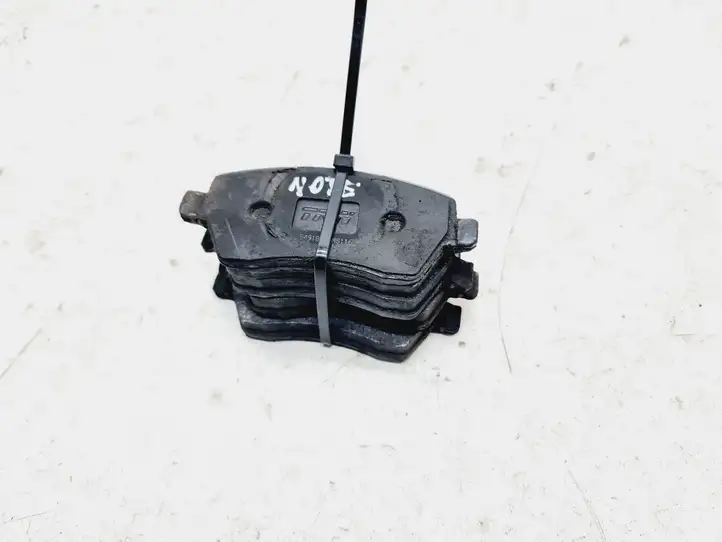 Nissan Note (E11) (2006 - 2014) Передние тормозные колодки — фото 1