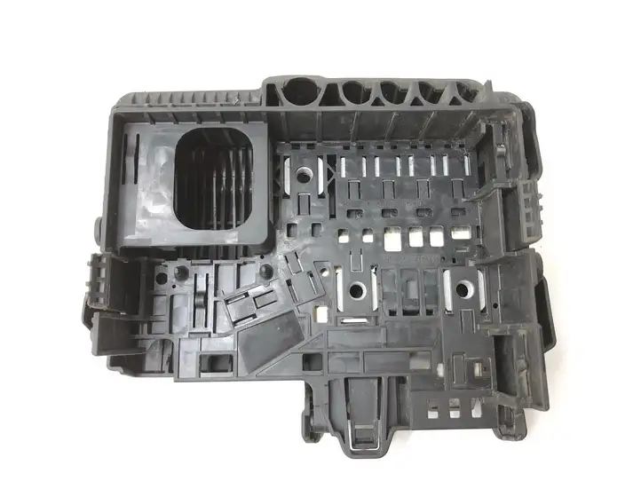 Opel Meriva B (2010 - 2014) 525230582 Крышка ящика аккумулятора — фото 2