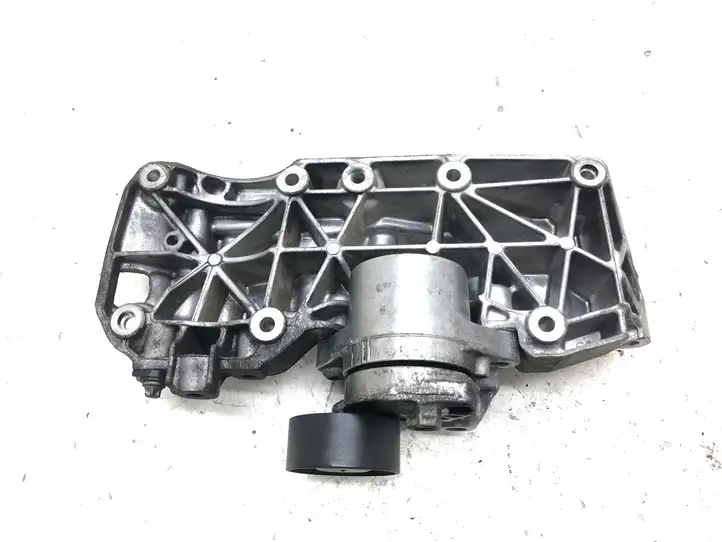 BMW X3 F25 (2010 - 2017) 11168506863 Кронштейн генератора — фото 2
