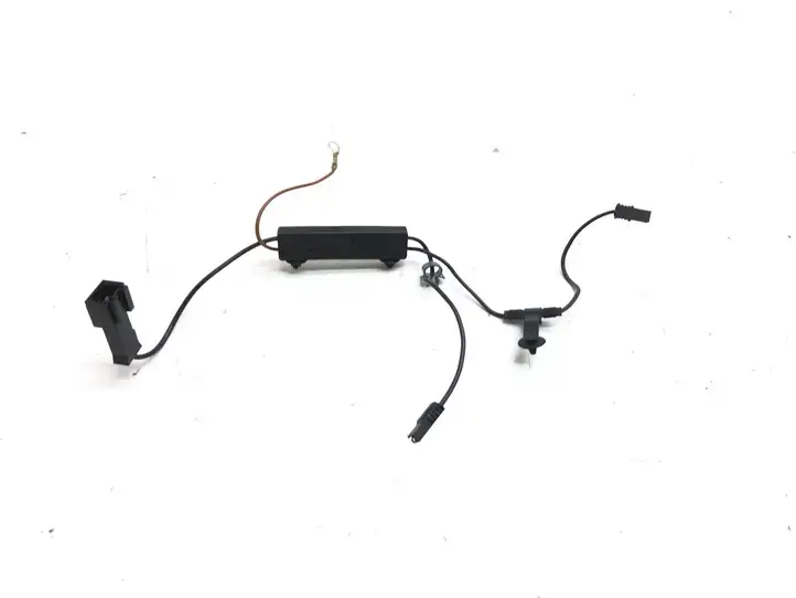 Mercedes-Benz E W212 (2009 - 2016) A2128704589 Усилитель антенны — фото 1