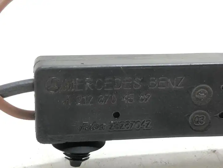 Mercedes-Benz E W212 (2009 - 2016) A2128704589 Усилитель антенны — фото 2