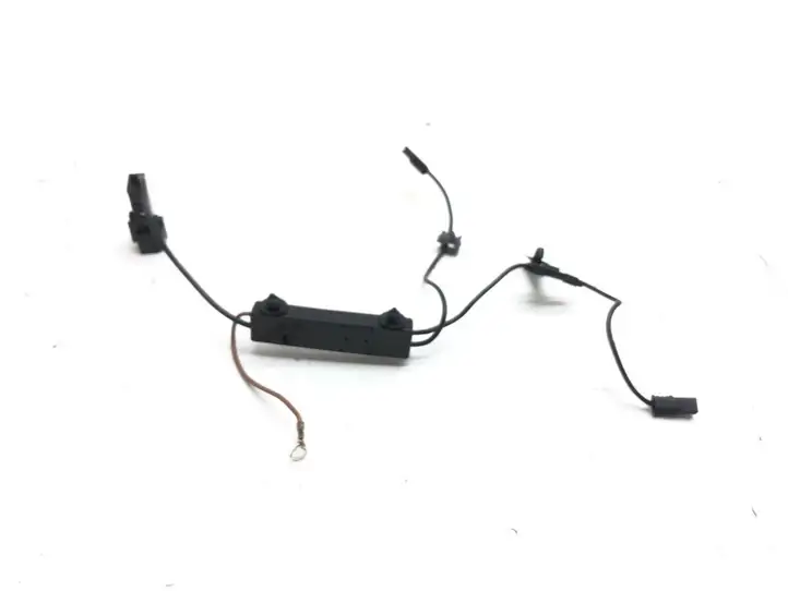 Mercedes-Benz E W212 (2009 - 2016) A2128704589 Усилитель антенны — фото 3