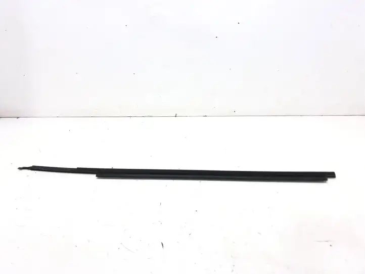 Audi A5 8T 8F (2007 - 2011) 8T0853284C Накладка стекла передней двери — фото 4