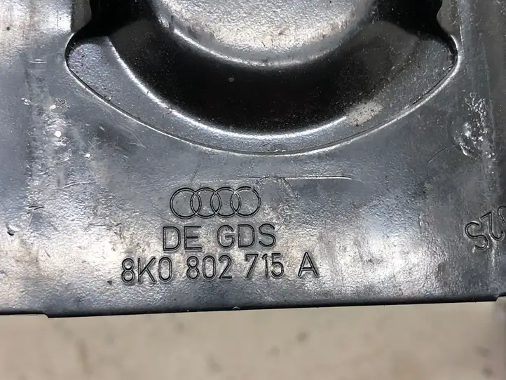 Audi A5 8T 8F (2007 - 2011) 8K0802715A Держатель аккумулятора — фото 2