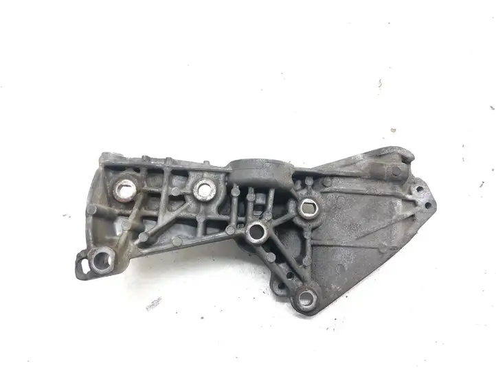 Renault Megane III (2009 - 2016) 8200669494 Кронштейн двигателя — фото 3
