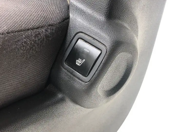 Citroen Berlingo (2008 - 2012) Переднее сиденье водителя — фото 3