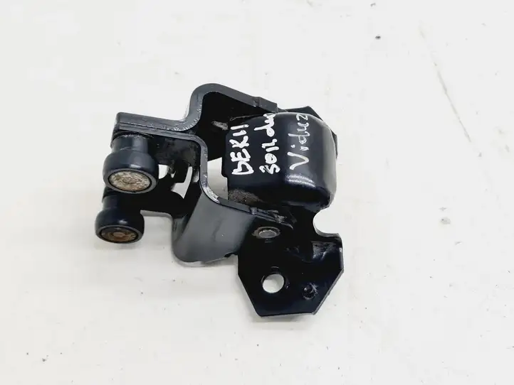 Citroen Berlingo (2008 - 2012) 680486580 Средняя направляющая ролика раздвижной двери — фото 1