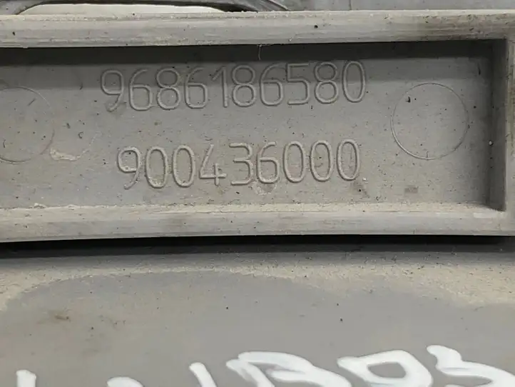 Peugeot Partner (2008 - 2012) 9686186580 Накладка ремня безопасности — фото 2