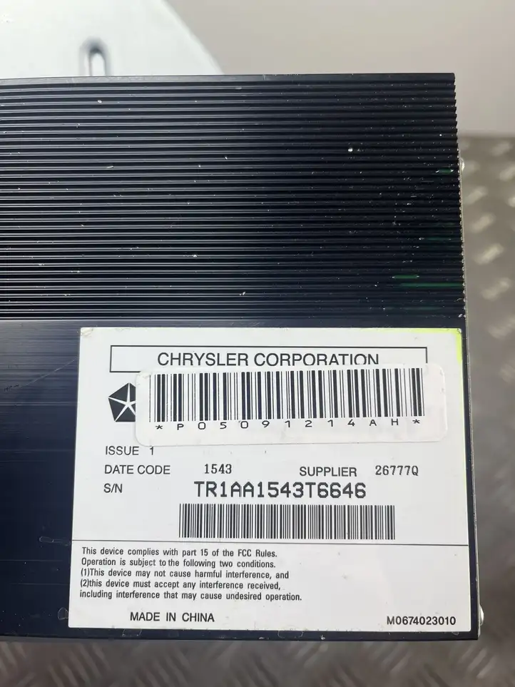 Jeep Grand Cherokee (2010 - 2021) M0674023010 Усилитель звука — фото 5