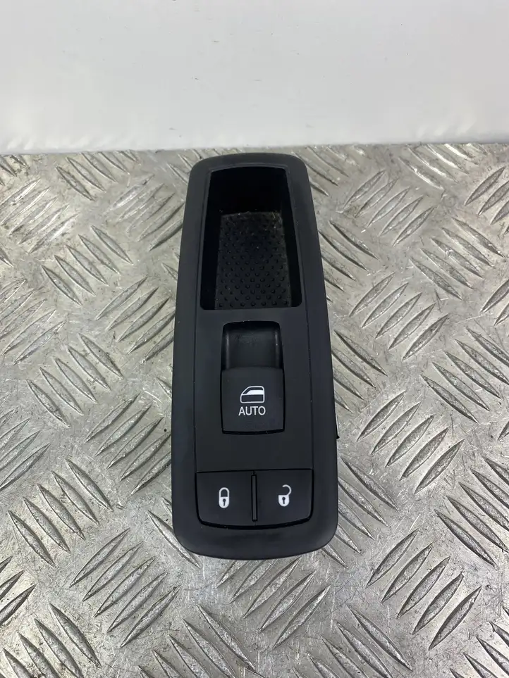 Jeep Cherokee (2013 - 2017) 68228155AA Кнопка стеклоподъемников — фото 1