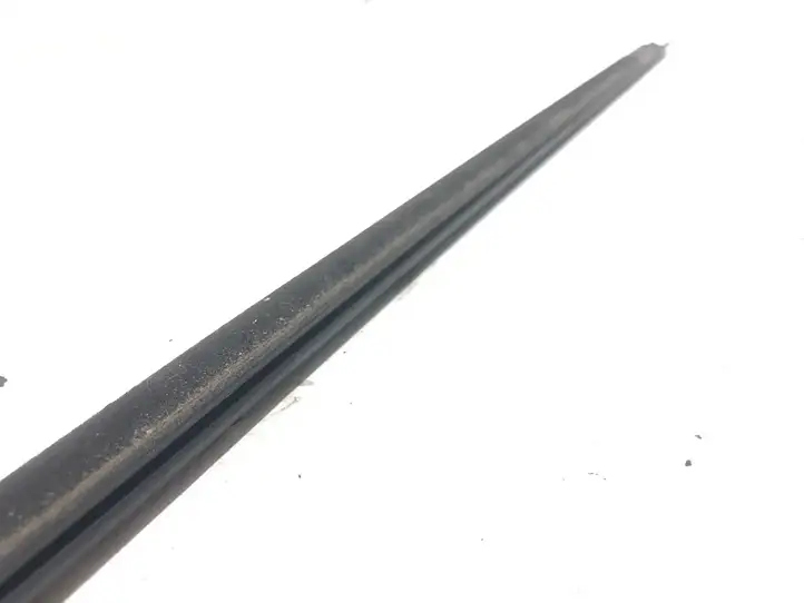 Volvo S40 (2007 - 2012) 31297663 Накладка стекла задней двери — фото 3