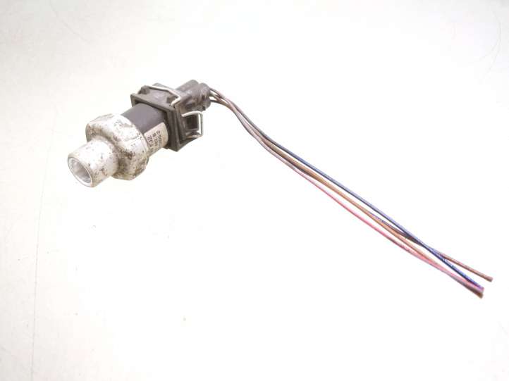 Volkswagen PASSAT B5.5 (2001 - 2005)  8D0959482B Датчик давления кондиционера воздуха