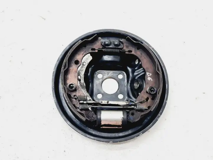 Renault Clio IV (2012 - 2019) 440208382R Скоба заднего тормозного суппорта — фото 1