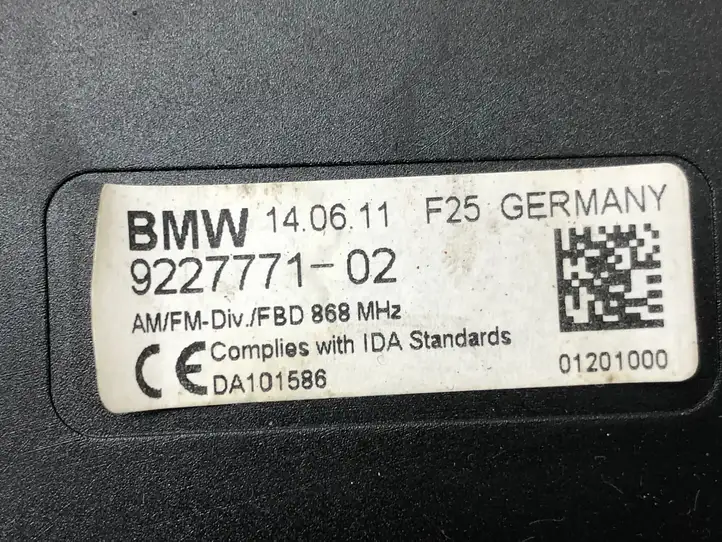 BMW X3 F25 (2010 - 2017) 9227771 Усилитель антенны — фото 3